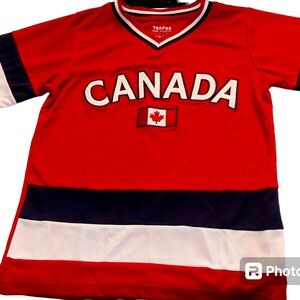 Boy's Tee Pee Canada Red, Blk..& White Shirt. Sz. 10/12. "NEW".